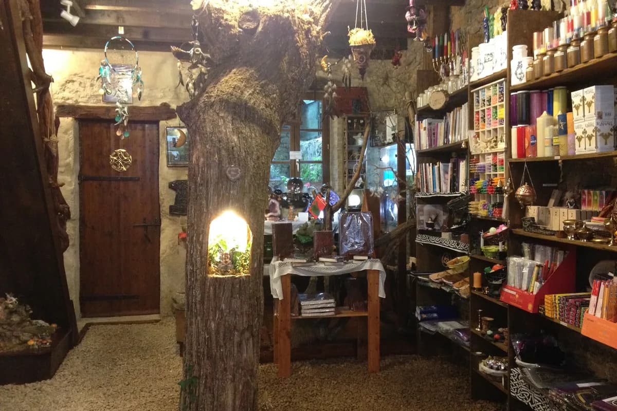 La Caverne aux Grimoires