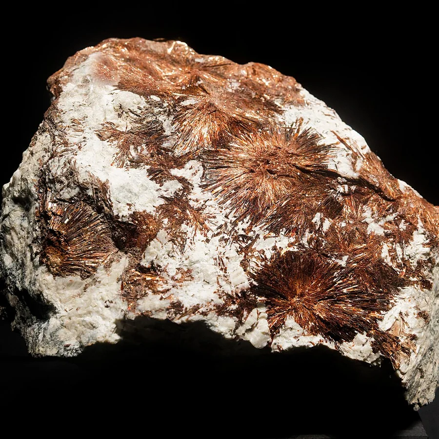 Astrophyllite - exemple de pierre naturelle