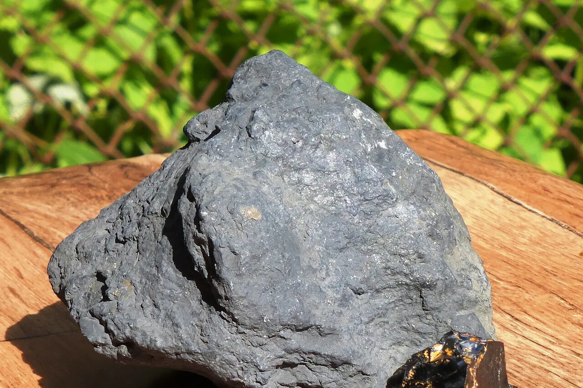Shungite - exemple de pierre naturelle