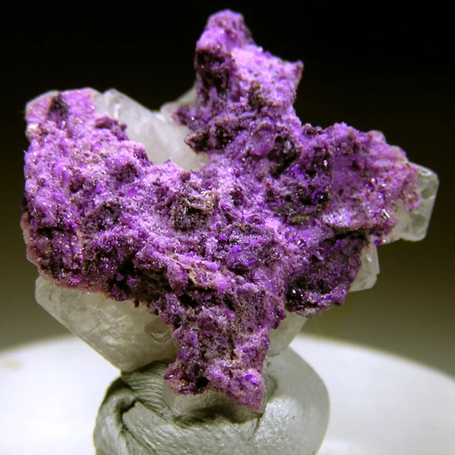 Sugilite - exemple de pierre naturelle